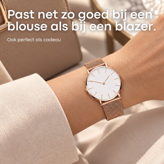 Rosegouden horloge om de pols gedragen, met tekst: Past net zo goed bij een blouse als bij een blazer. Ook perfect als cadeau.
