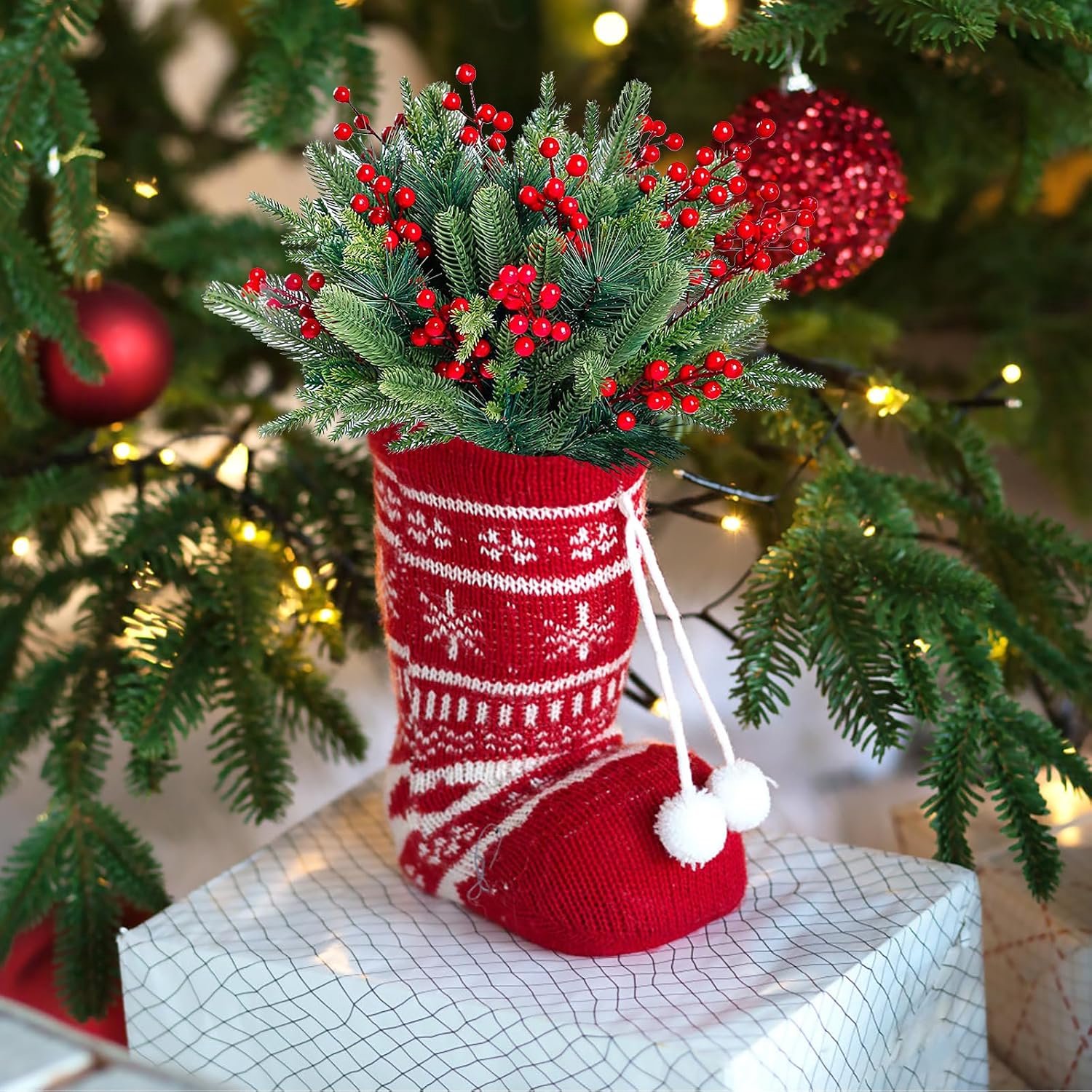 60 stuks kunstmatige dennentakken met kerstbessen - Rode bessen aan kunstmatige - groene kersttakken met dennennaalden - ornamenten voor kerstboomdecoraties, doe-het-zelf krans - kerstkrans zelf te maken - kerstboom, wenskaarten, feestjes – foto 2