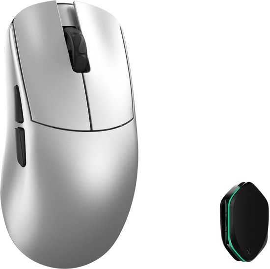 Draadloze zilveren WLmouse muis van magnesium met zwart scrollwiel, zijknoppen en bijbehorende zwarte USB-ontvanger.