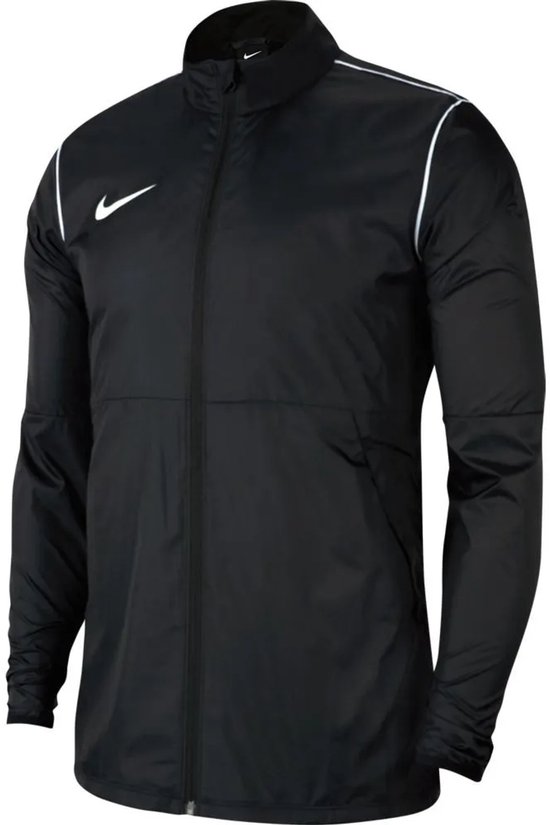 Zwarte Nike sportjas met witte bies langs de kraag en schouders. Linkerborst voorzien van wit Nike logo.