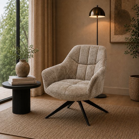 Luxe draaibare fauteuil in taupe met ruitpatroon, staande op zwarte poten.
