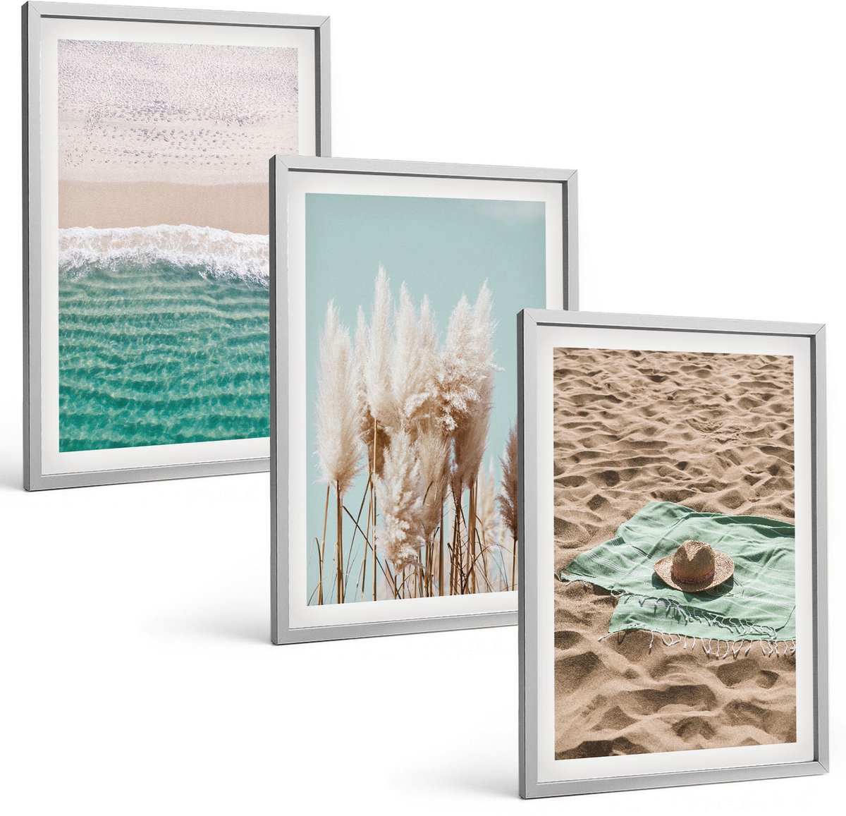 Coloray 3-Delige Schilderij Set - Strandgolven Gras Hoed Zand Ontspanning Natuur - 40 x 60 cm - Muurdecoratie - Schilderijen Set - Woonkamer - Moderne Wanddecoratie