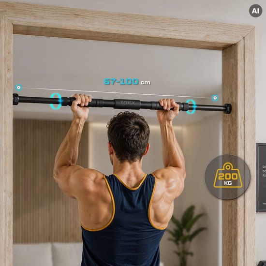 Een man met een blauw/geel hemd doet een optrekoefening aan een zwarte, telescopische optrekstang van 67-100 cm. Maximaal draagvermogen is 200 kg.