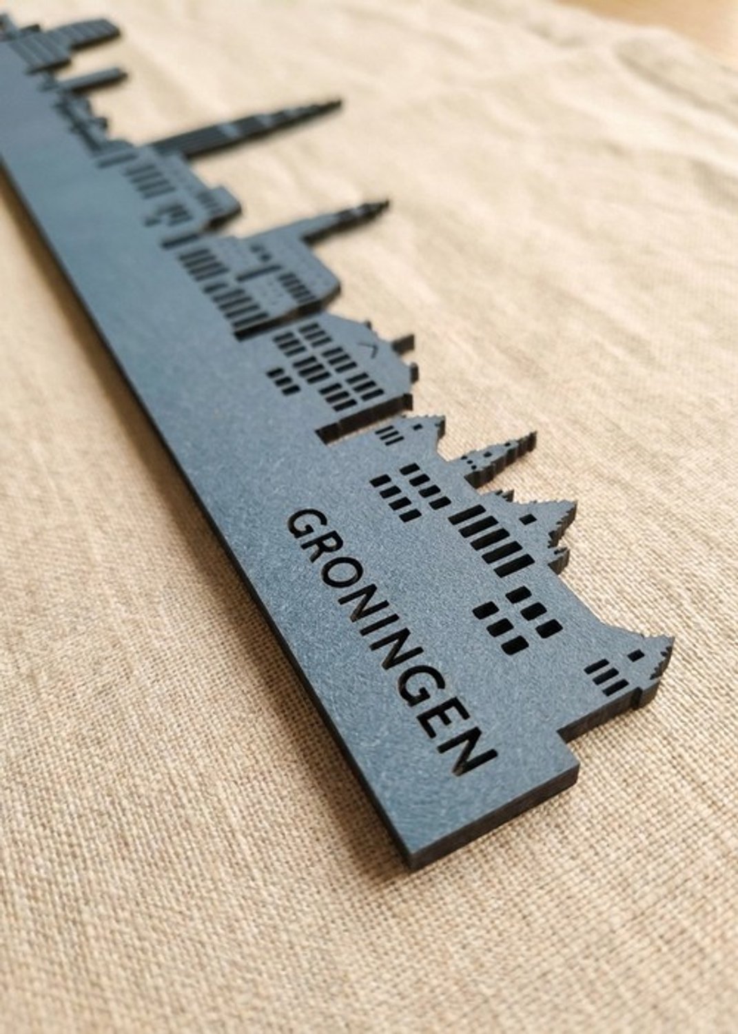 Houten Skyline Groningen | Wanddecoratie voor aan de muur | Blauw MDF | 70 x 14 cm