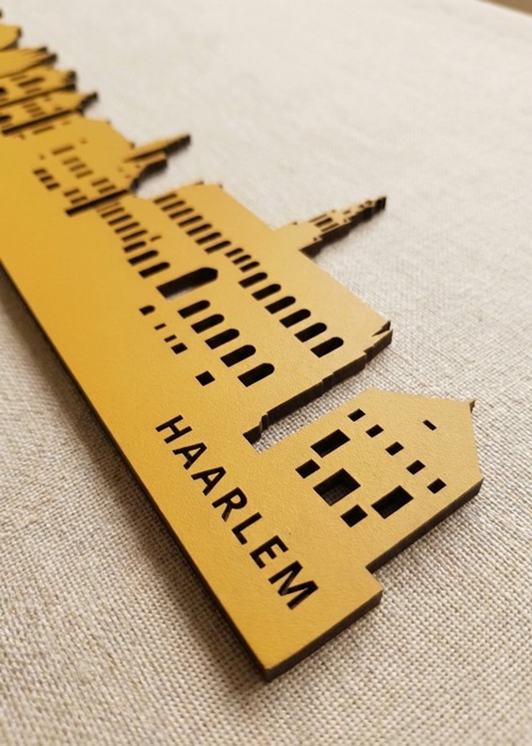 Houten Skyline Haarlem | Wanddecoratie voor aan de muur | Geel MDF | 100 x 20 cm