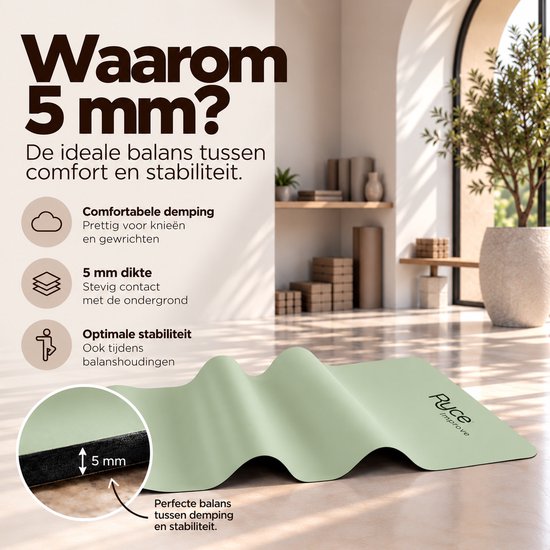 Saliegroene yogamat met tekst die de 5 mm dikte benadrukt, met een detail van de zijkant.