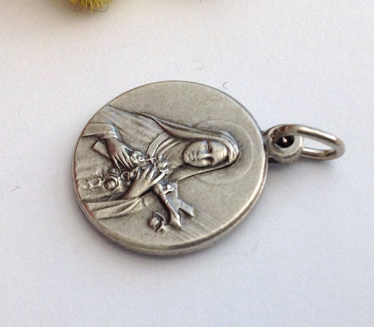 G J Medaille van Heilige Therese van Lisieux (Praagse Jezule)