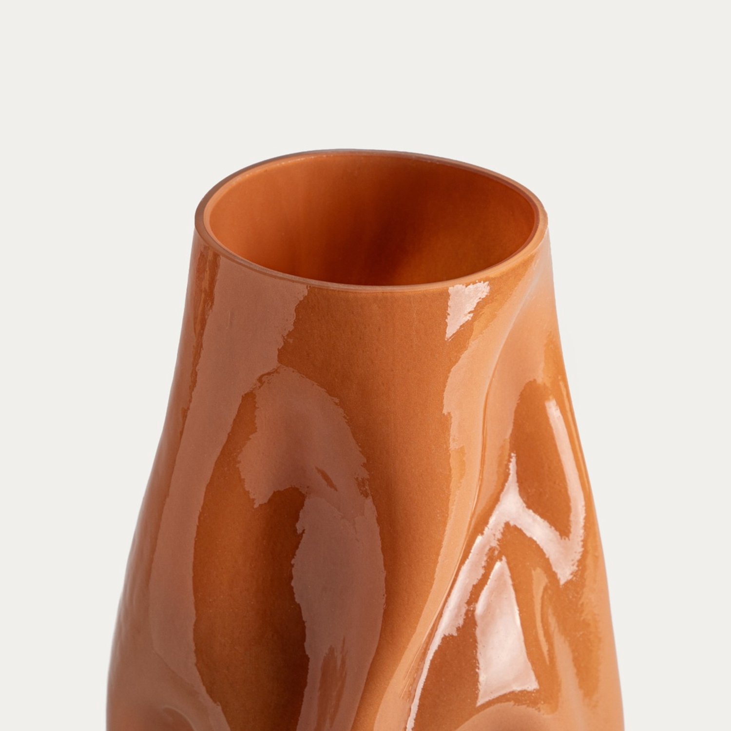Homla Vaas | EVARA | geplooid honingkleurig glas | 16x27 cm | 785863 Amber