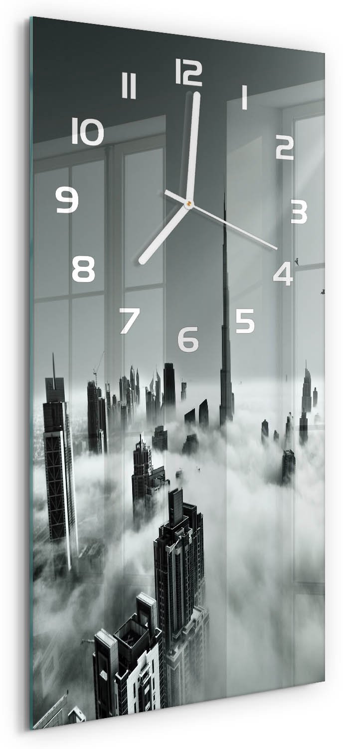Tulup Wandklok - Mist boven Dubai Wandklok Glas Met Motief - 30x60 cm - Zwart-wit Decoratieve Glazen Klok - Witte handen - Rechthoekige Klok - Gekleurde Glazen Klok - Glazen Klok Met Print