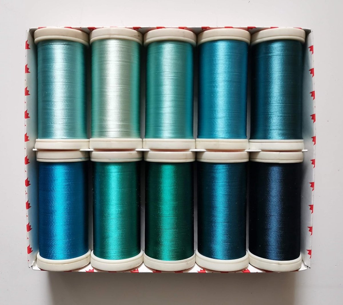 Zeeën (Set 10) 10 Spoel Pack - Prinses Borduurwerk 1000m Rayon 40's Turqouise Machine Borduurgaren