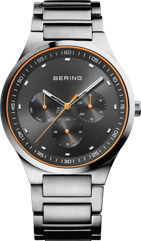 Bering herenhorloge met grijze wijzerplaat, zilverkleurige band en oranje accenten.