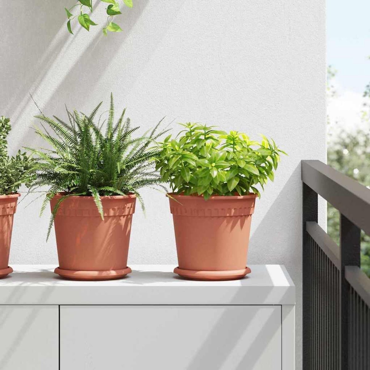 Set van 6 cilindrische kunststof plantenbakken in baksteenrood Ø 19 x 16 cm met drainagegaten en opgerolde rand voor tuin en balkon