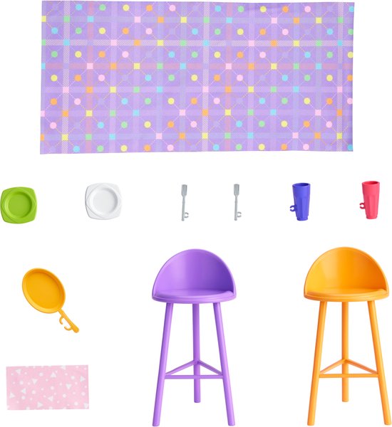 Accessoires voor Barbie: paars en oranje krukjes, keukengerei, bekers en een deken.