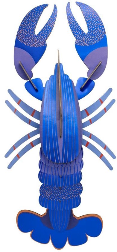 Decoratieve 3D-kreeft van karton in blauwe tinten met stippen en strepen op een witte achtergrond.