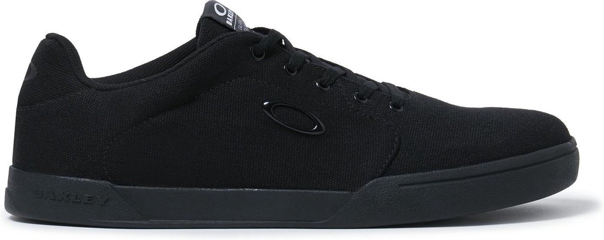 Oakley Canvas Flyer Sneaker Blackout 8.5 Zwart