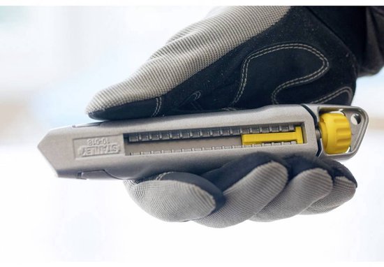 Stanley Interlock Serie - Metalen Mes - 18mm - Ergonomische Constructie - Veiligheidssysteem — afbeelding 2