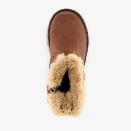 Bruine biker boot met bruine bontvoering, van bovenaf gezien.