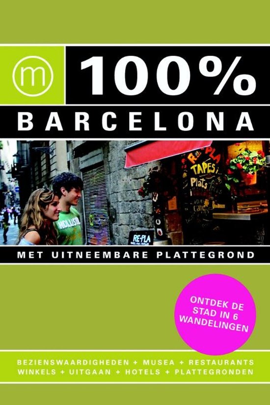 Boekomslag '100% Barcelona' met een stel op de foto voor een straat in Barcelona. Met uitneembare plattegrond.