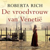 Boekomslag met de titel 'De vroedvrouw van Venetië' en een vrouw in rood fluwelen jurk bij een Venetiaans kanaal.