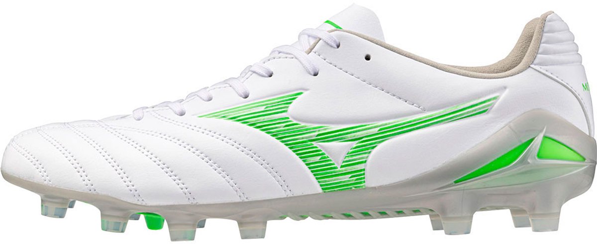 Mizuno Monarcida Neo III Pro voetbalschoenen in wit met groene accenten, EU 44 1/2, ontworpen voor comfort en functionalit...