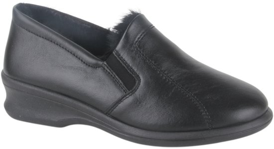 Zwarte lederen pantoffel met elastische inzet en bontrand.