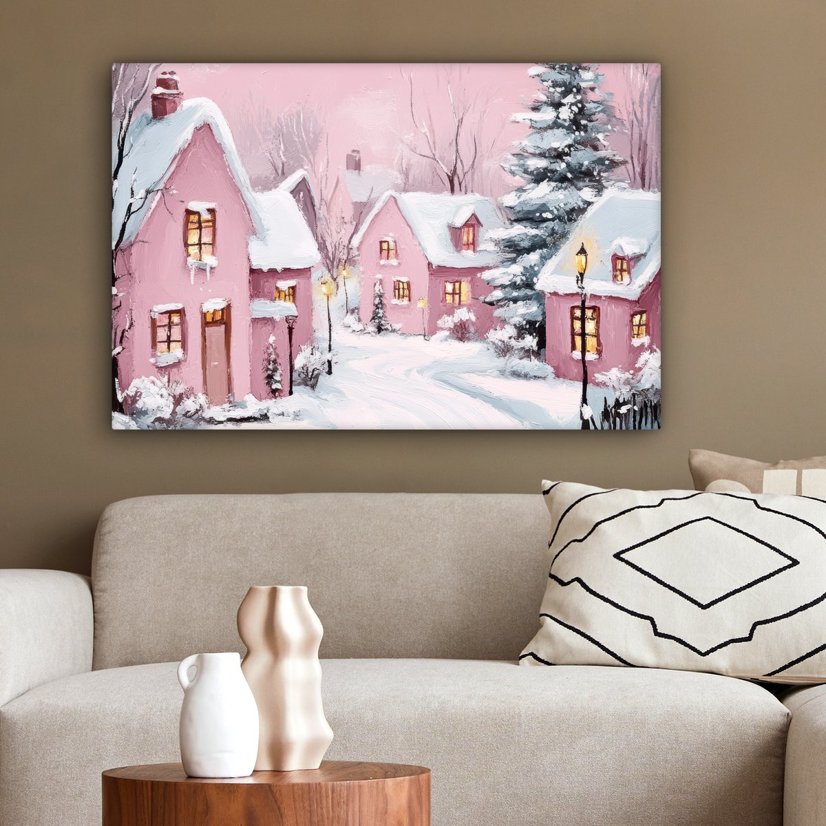 Canvas schilderij 90x60 cm - Wanddecoratie Kerstdorp - Roze - Winter - Sneeuw - Huizen - Muurdecoratie woonkamer - Slaapkamer decoratie - Kamer accessoires - Schilderijen op canvas - Kerstdecoratie voor binnen - Kerstversiering - Kerstmis versiering – foto 6