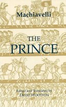 Boek 'The Prince' van Machiavelli, met een gouden illustratie van historische figuren en wagens.