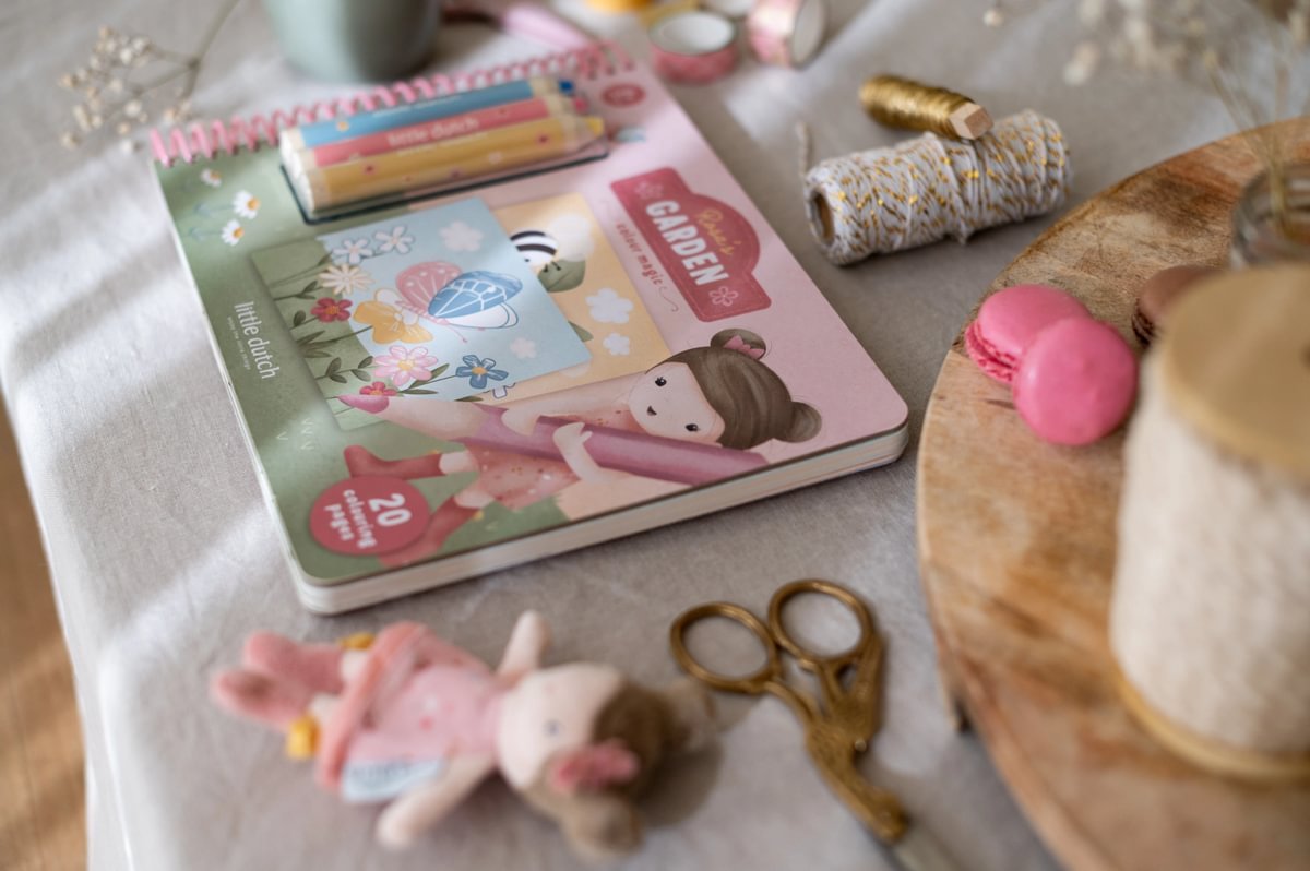 Little Dutch magisch knutselboek Rosa & Friends - compleet met 3 houten kleurpotloden - toverkrassen - creatief speelgoed 2 jaar — afbeelding 5