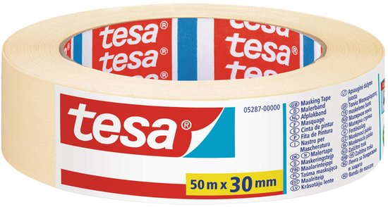 Un rouleau de ruban de masquage Tesa (50m x 30mm) avec des logos Tesa rouges et bleus.