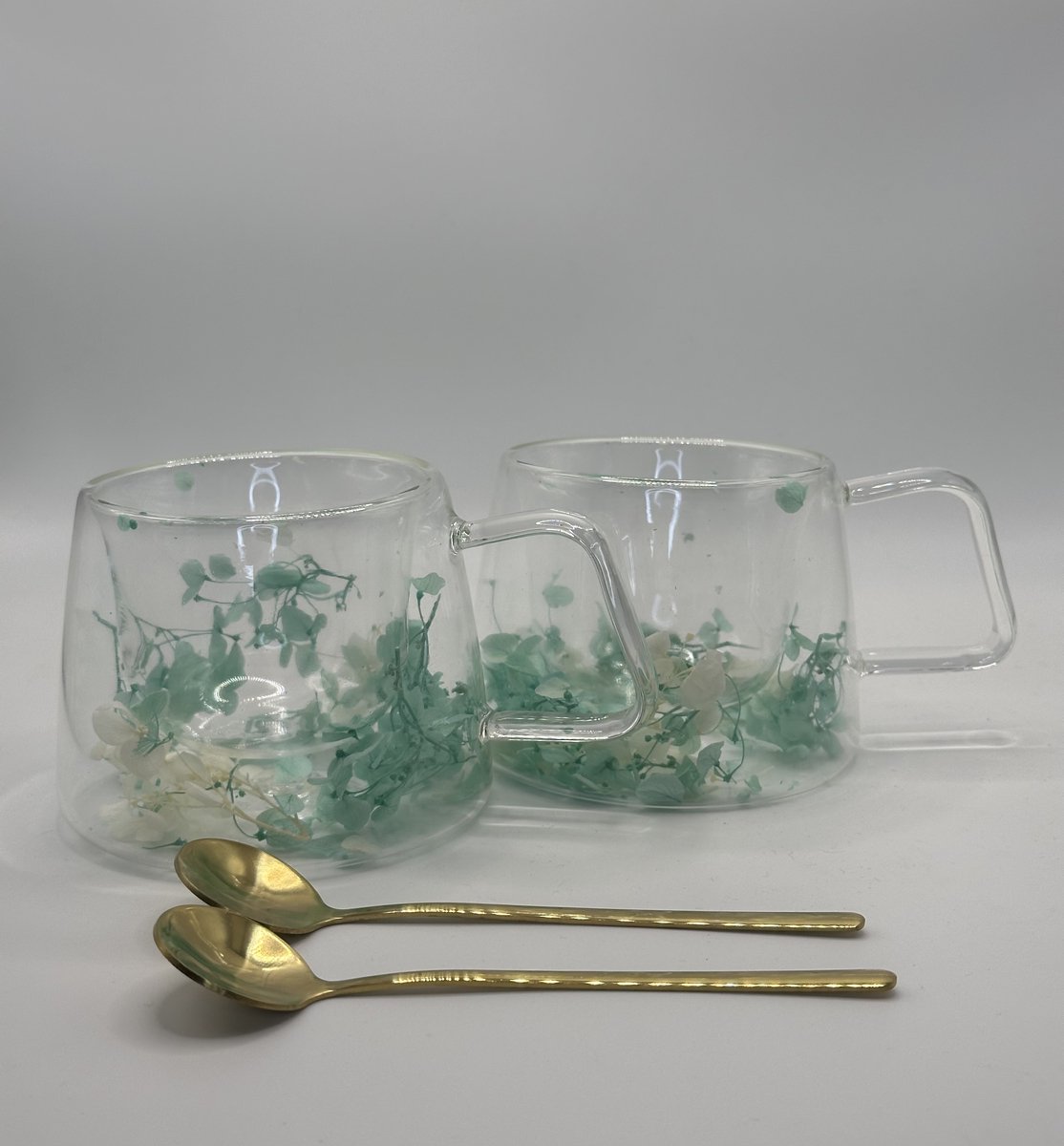 2 Unieke handgemaakte dubbelwand Koffie en Theeglazen met gedroogde bloemen - Inclusief 2 x Lepels - 160ml - Latte Macchiato Glazen - Cappuccino Glazen - Koffieglazen