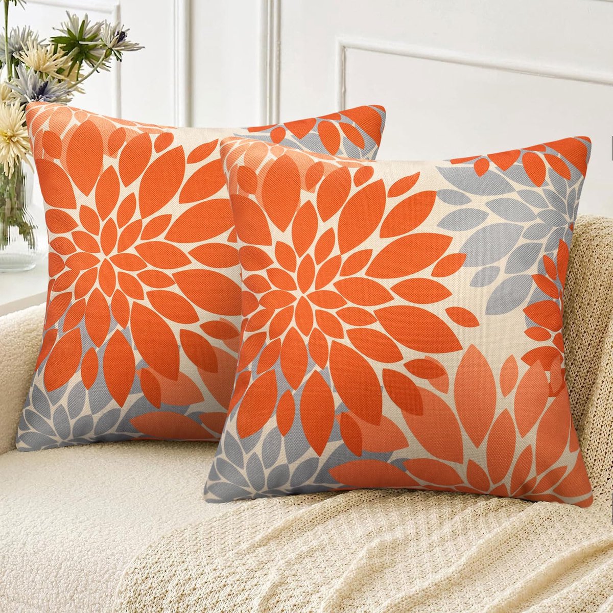 Unyqoos Set van 2 decoratieve kussenhoezen 45x45 cm in oranje en grijs met dahlia ontwerp