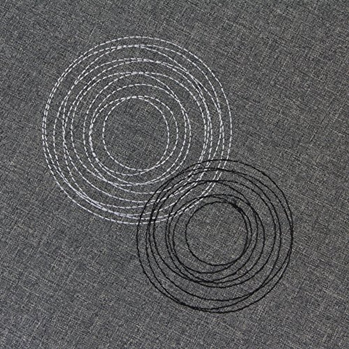 Tafelloper Cirkelmotieven in Grijze Tinten - 40 x 150 cm