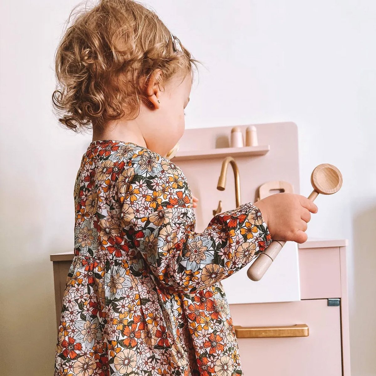 Petite Amélie Speelkeuken Zacht Roze – Kinderkeuken inclusief 7 keukenaccessoires - H 83.5 cm — afbeelding 7