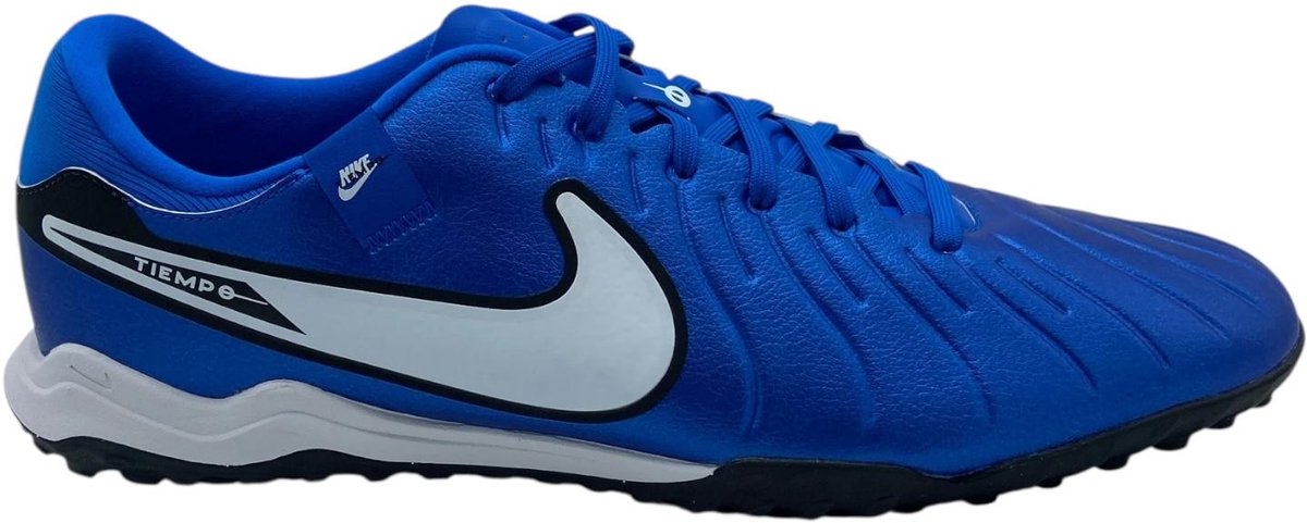 Blauwe LEGEND 10 ACADEMY TF voetbalschoenen maat 46 met witte details en een gestroomlijnd ontwerp.
