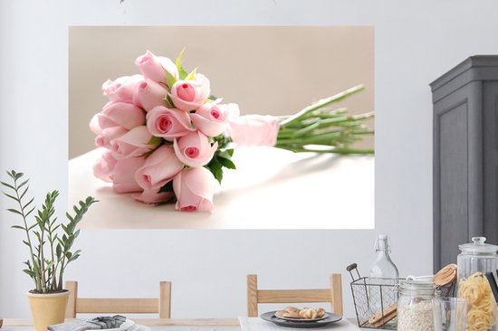 Sticker Muursticker Rose rose - bouquet de rose rose sur une table blanche - 120x80 cm - film adhésif autocollant - sticker mural repositionnable
