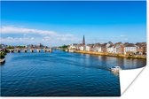 Uitzicht over Maastricht en de Maas in Nederland Poster 180x120 cm - Foto print op Poster (wanddecoratie woonkamer / slaapkamer) / Europese steden Poster XXL / Groot formaat!