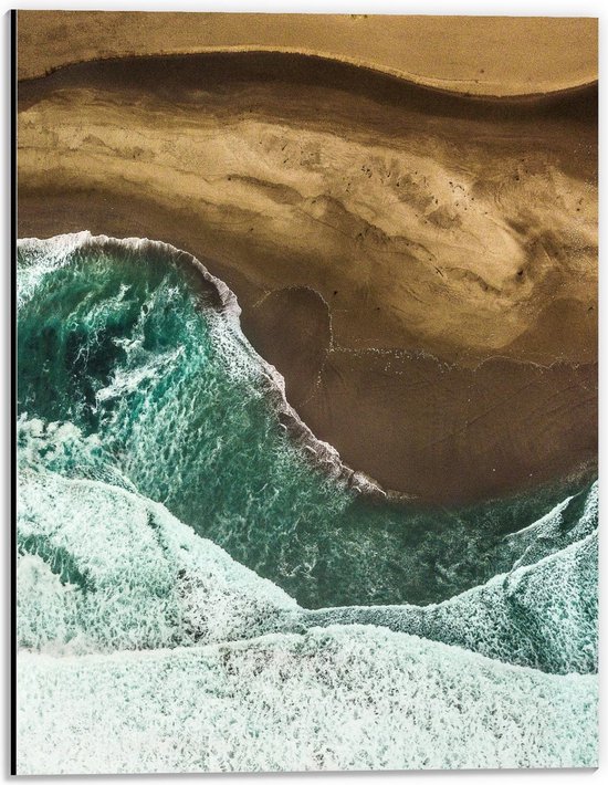 Dibond - Donker Zand op het Strand - 30x40cm Foto op Aluminium (Wanddecoratie van metaal)