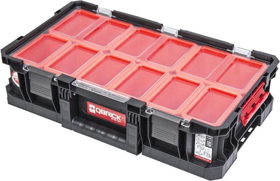 Gesloten zwarte gereedschapskoffer met 12 rode vakjes en transparant deksel, met Qbrick logo.