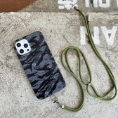 Camouflagepatroon IMD schokbestendig TPU beschermhoes met lanyard voor iPhone 12/12 Pro (Dark Tiger Stripe Camo)