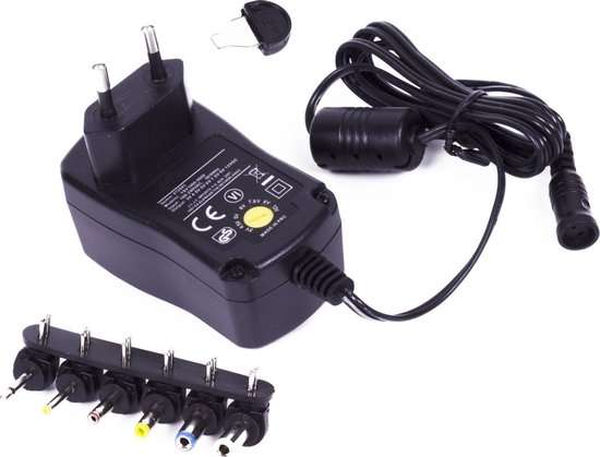 Foto: Universele adapter van 230v ac naar 3 0 12v dc 600 ma