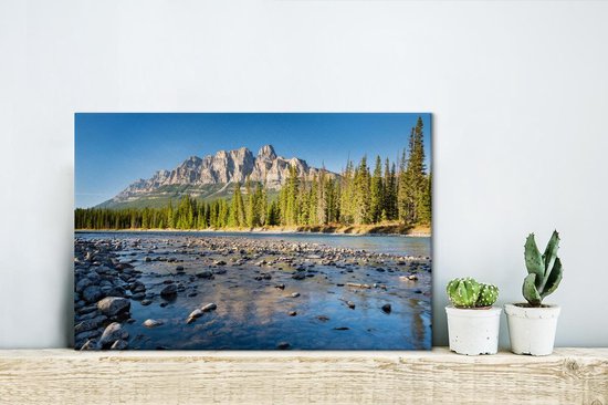 Canvas Schilderij Nationaal park Banff op een zonnige dag in Noord-Amerika - 30x20 cm - Wanddecoratie