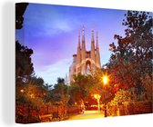 Canvas schilderij 180x120 cm - Wanddecoratie Sagrada Familia-kathedraal in de schemering Barcelona - Muurdecoratie woonkamer - Slaapkamer decoratie - Kamer accessoires - Schilderijen