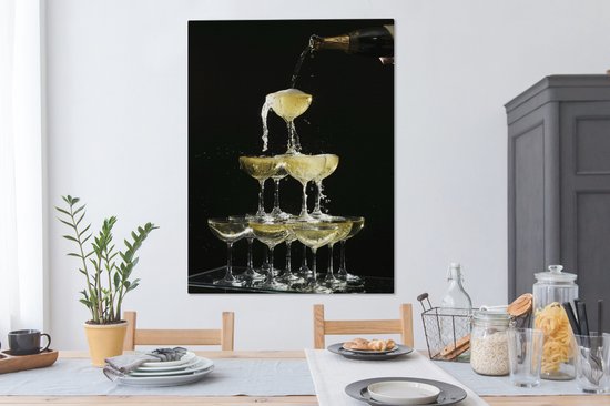 Versez des boissons chères sur des verres empilés 90x120 cm - Tirage photo sur toile (Décoration murale salon / chambre)