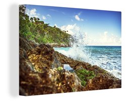 Canvas Schilderij Rotsachtige kustlijn van Ochos Rios in Jamaica - 90x60 cm - Wanddecoratie