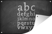 Tuindecoratie Het alfabet op een krijtbord - 60x40 cm - Tuinposter - Tuindoek - Buitenposter