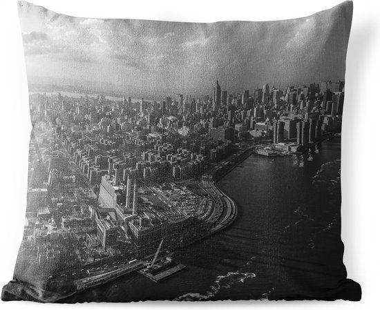Buitenkussens - Tuin - Luchtfoto van Manhattan, New York -zwart-wit - 60x60 cm