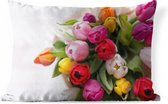 Buitenkussens - Tuin - Bos met tulpen in een vaas - 50x30 cm