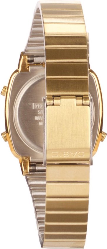 Sluiting en achterkant van een goudkleurig Casio dameshorloge.
