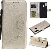 Voor Samsung Galaxy A10s Totem Bloem Reliëf Horizontale Flip TPU + PU Leren Case met Houder & Kaartsleuven & Portemonnee (Goud)