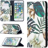 Gekleurde tekening patroon onzichtbare magnetische horizontale flip PU lederen tas met houder & kaartsleuven & portemonnee voor iPhone 8 & 7 (rode bladeren)